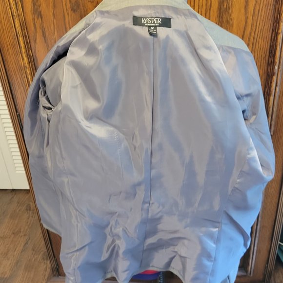 Kasper Separates light gray lined 2 button blazer jacket. Sz: 12 - Picture 3 of 4